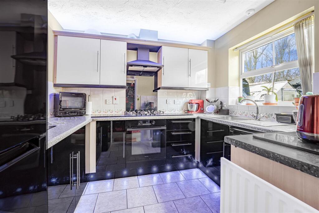 Fisher Close, Barton-Le-Clay photo 4