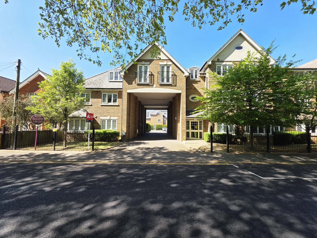 Main image of property: Flat 18, Maybury Mews, Woking, Surrey, GU21 5JQ