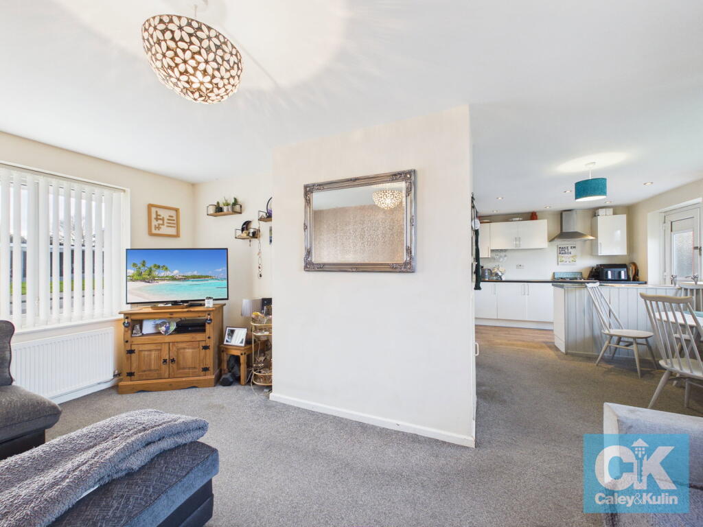 Orchard Close, Penkridge, Staffordshire, ST19 5BJ photo 3