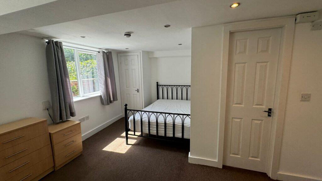 Norman Grove, Kirkstall, Leeds, LS5 3JH - View 2