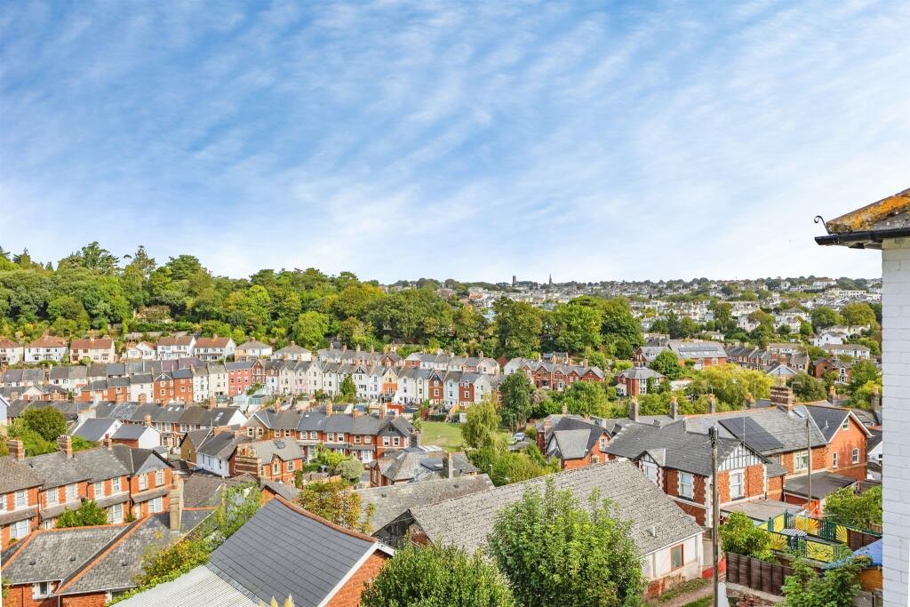 Apartment in Torquay, Torbay - View 2