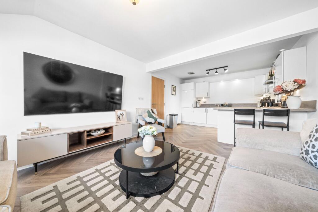 Apartment in Carmyle Avenue, Glasgow City - View 4