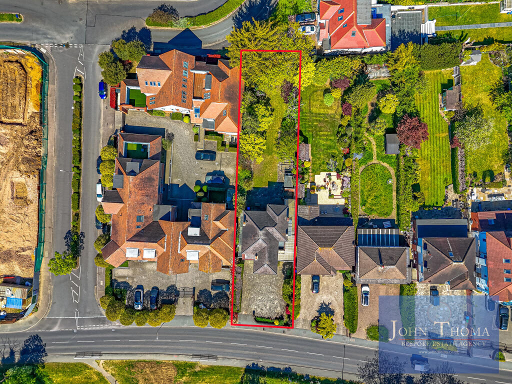 Manor Road, Chigwell, Essex – pohled 2
