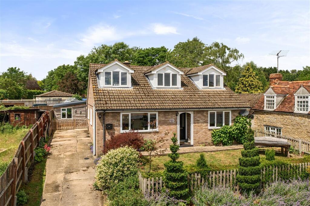 Main image of property: Heathermere, Moor End Road, Radwell