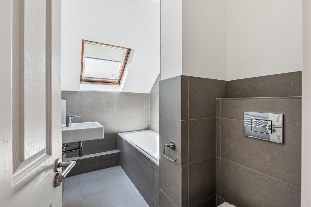 Apartment in London, Oakleigh Park, Whetstone - More