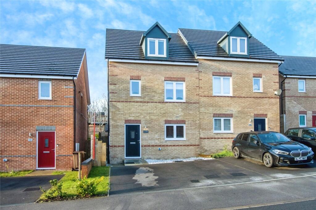 Main image of property: Little Wood Crescent, Wakefield, West Yorkshire, WF1