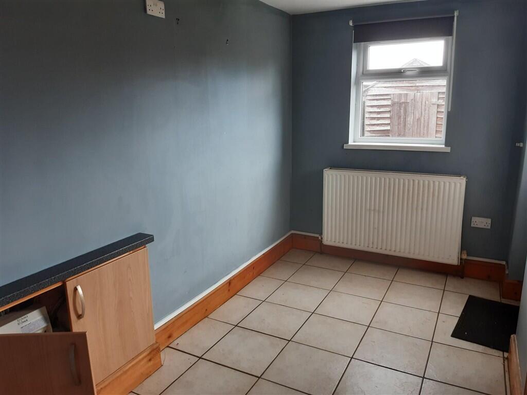 Paddock Road, Kirkburton, HUDDERSFIELD photo 5
