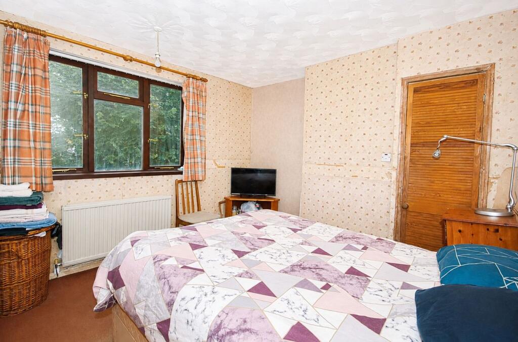 House in Rugby, Warwickshire - More