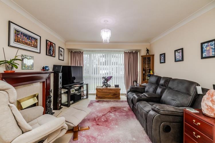 2 Somerton Court, Kingston Park, Newcastle upon Tyne photo 4