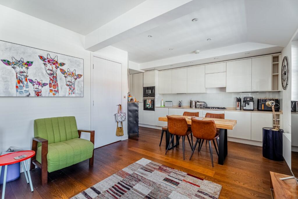 Apartment in St Albans, Townsend - View 3