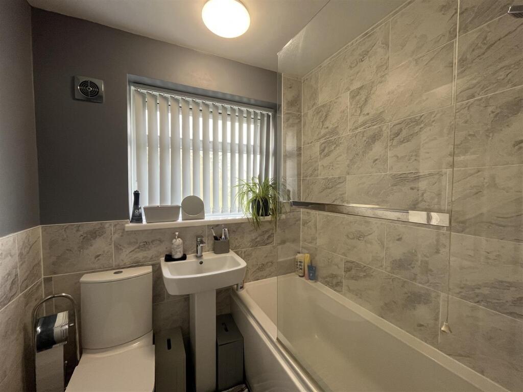 Additional image 4 of Lowfield Close, Low Moor, Bradford