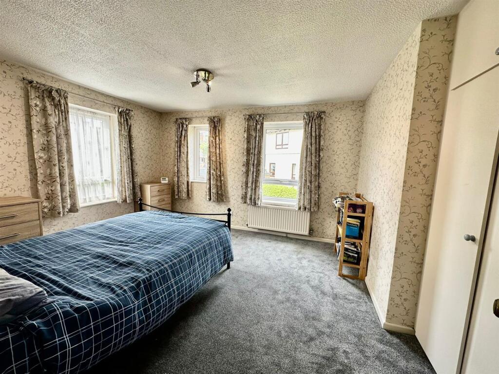 Apartment in Warrington - More