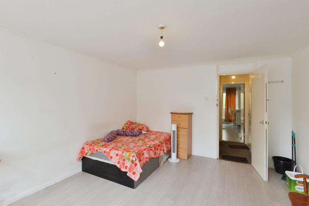 House in Milton Keynes, Campbell Park - View 4