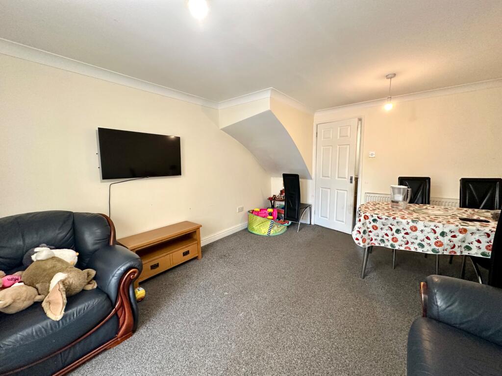 St Helens Avenue, Tipton, DY4 - View 6