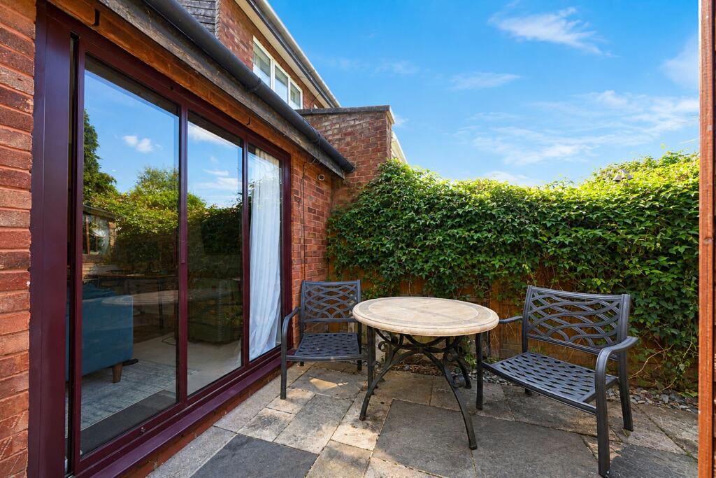 House in Luton - View 4