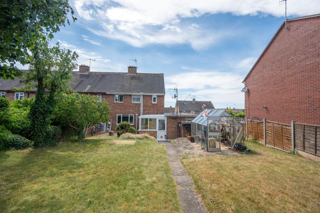 Crompton Avenue, Alcester, B50 photo 5