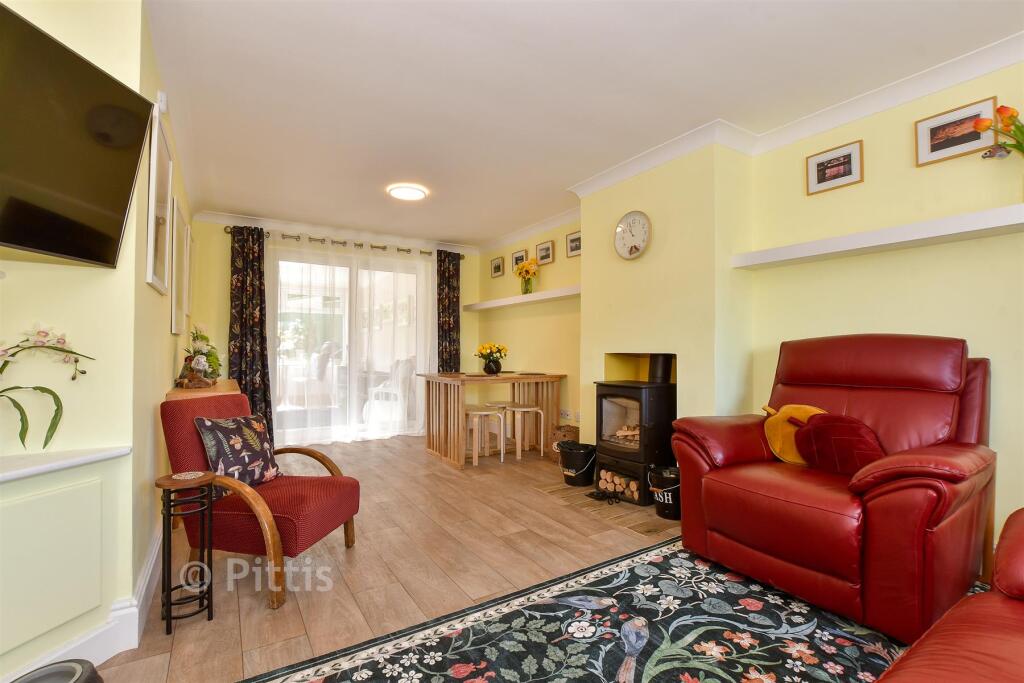 House in Ventnor, Wroxall - More