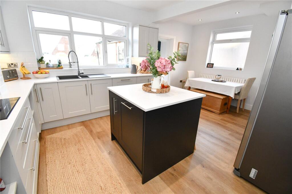House in Greasby, Liverpool City Region - View 4