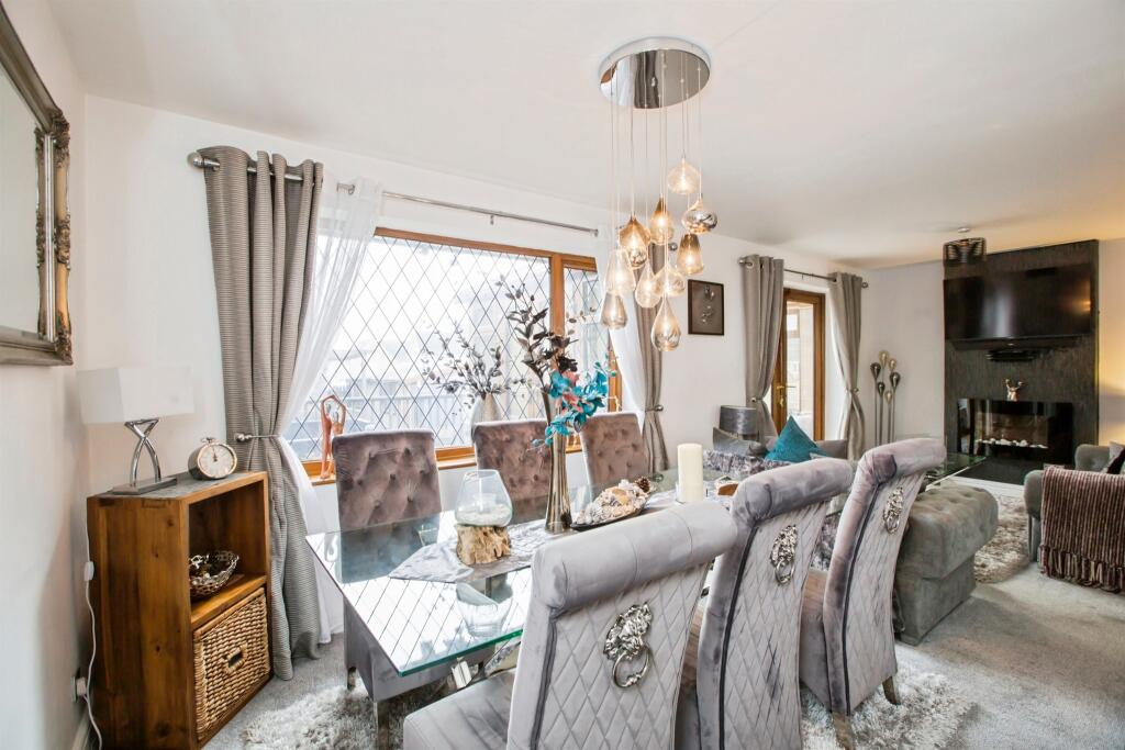 House in Bradford, West Yorkshire - View 3