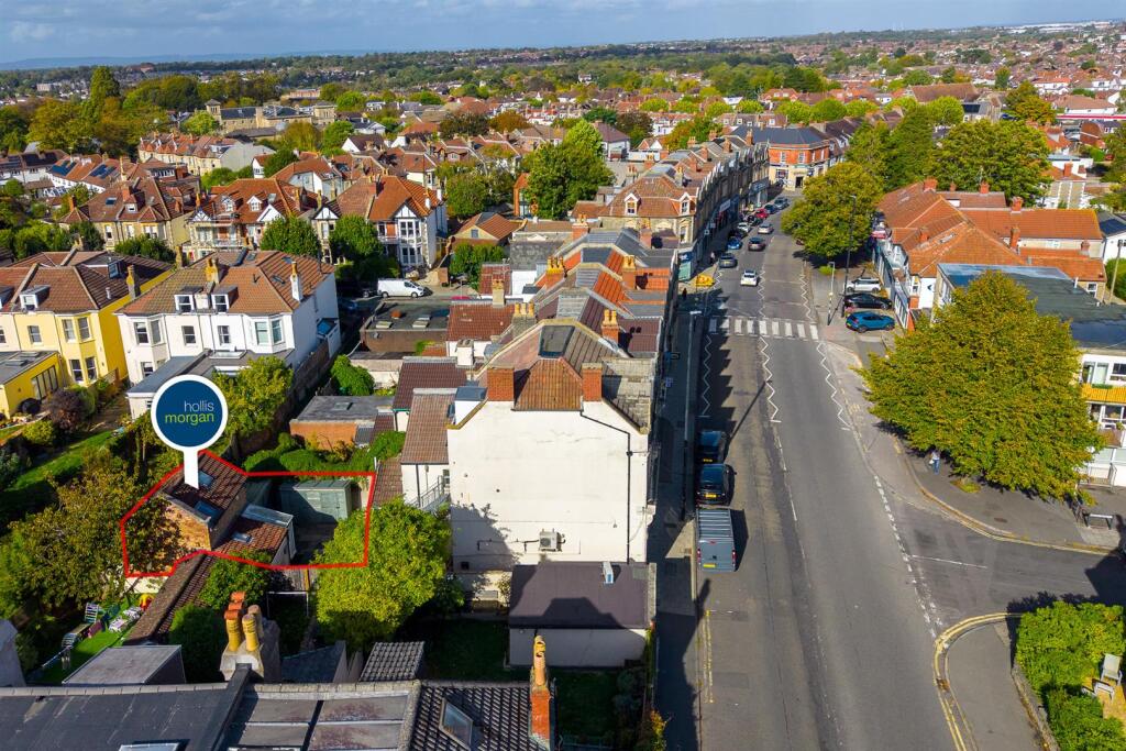House in Bristol, Henleaze - View 4