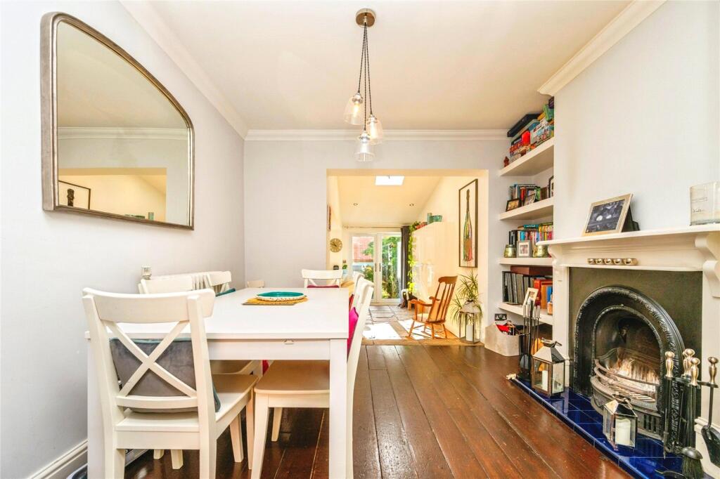 House in Warwick, Woodloes Park - View 5