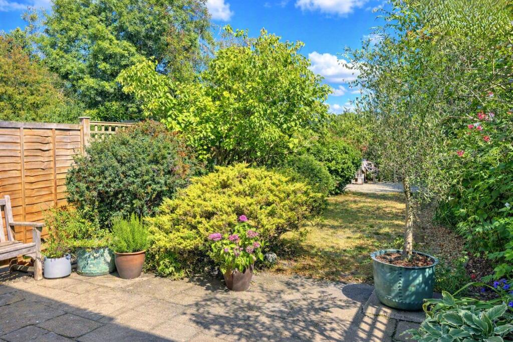 House in Waverley, Chiddingfold - View 2