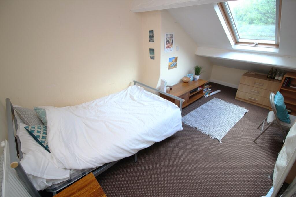 8 bedroom house for rent