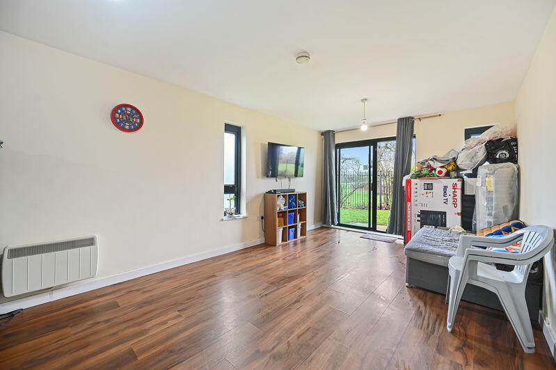 Broadfields, North Harrow photo 2