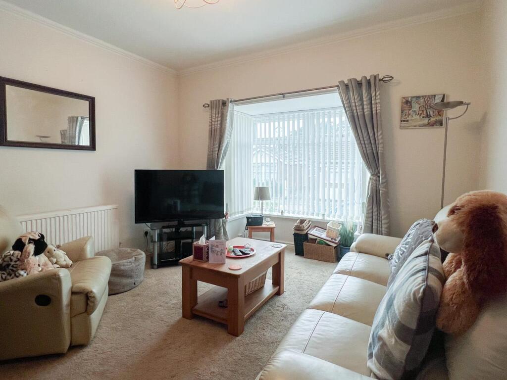 Park Avenue, WITHERNSEA photo 2