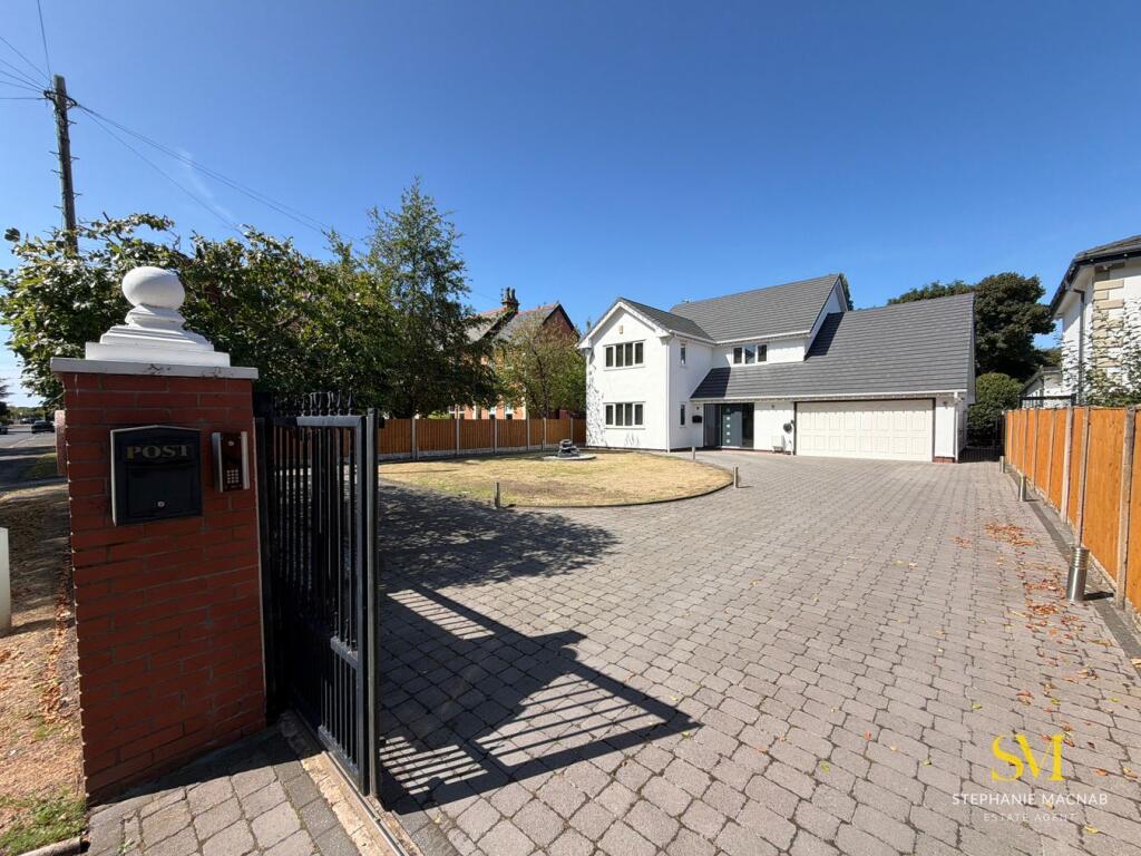 4-bed detached on Wicks Lane, Formby, Liverpool, L37, £1,000,000