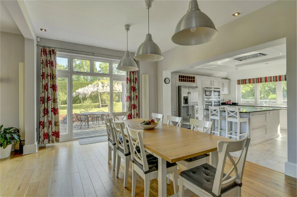 The Grove, Hope Corner Lane, Taunton, Somerset, TA2 photo 4