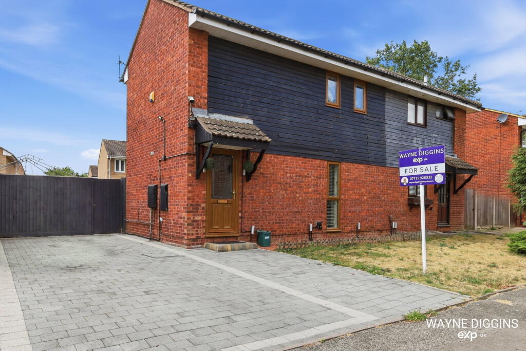 Main image of property: Comfrey Court, Grays, RM17 6TN