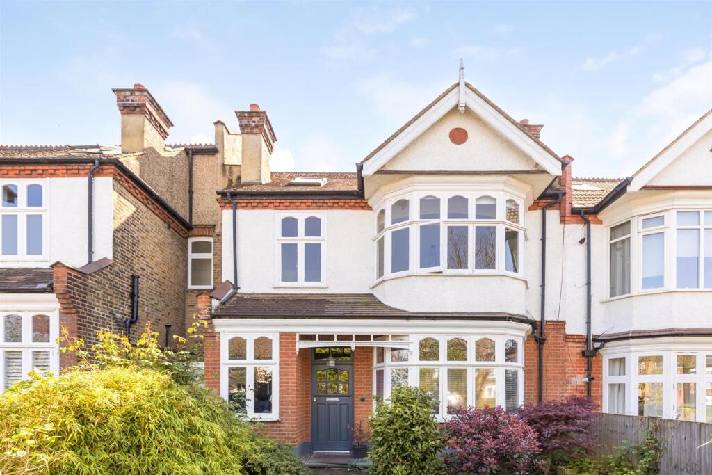 Main image of property: Chestnut Road, London