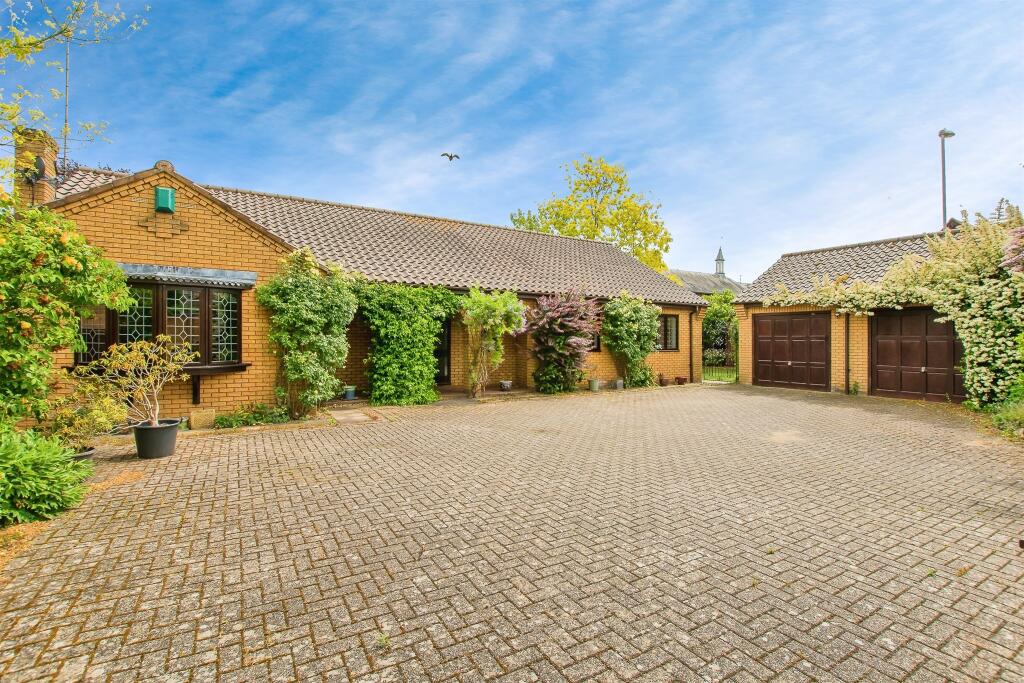 3-bed bungalow on Barton Road, Wisbech, £350,000