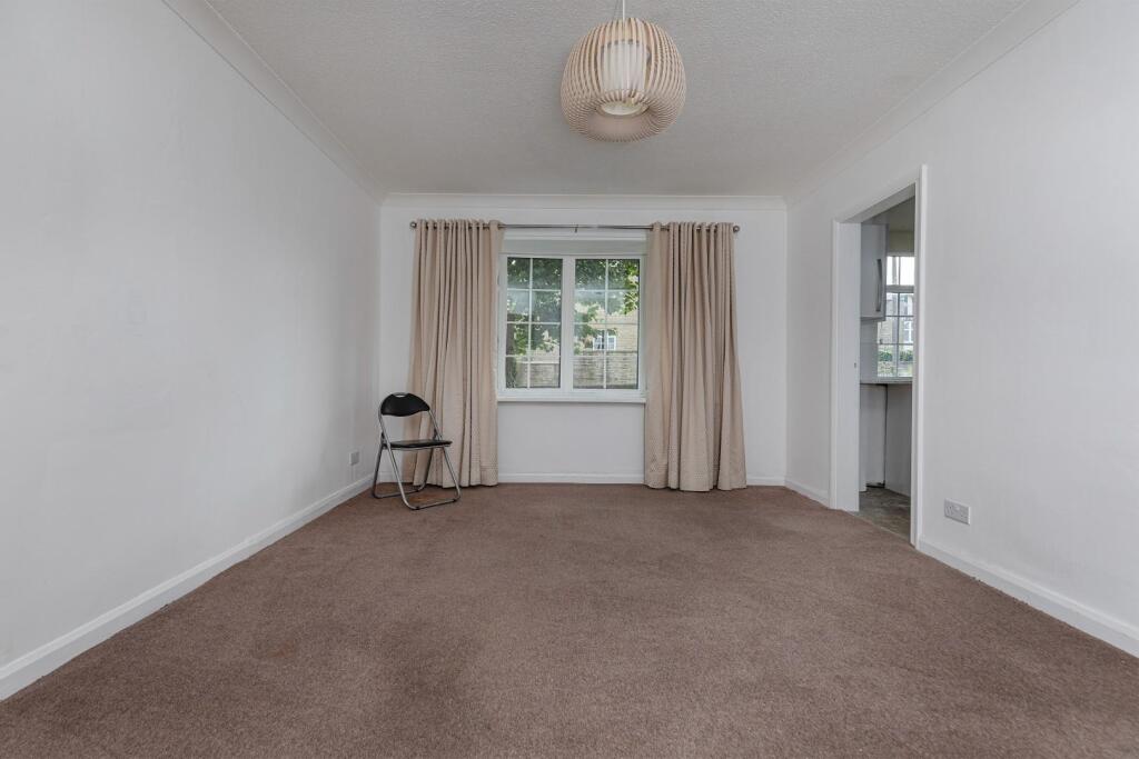 Apartment in Huddersfield - View 2