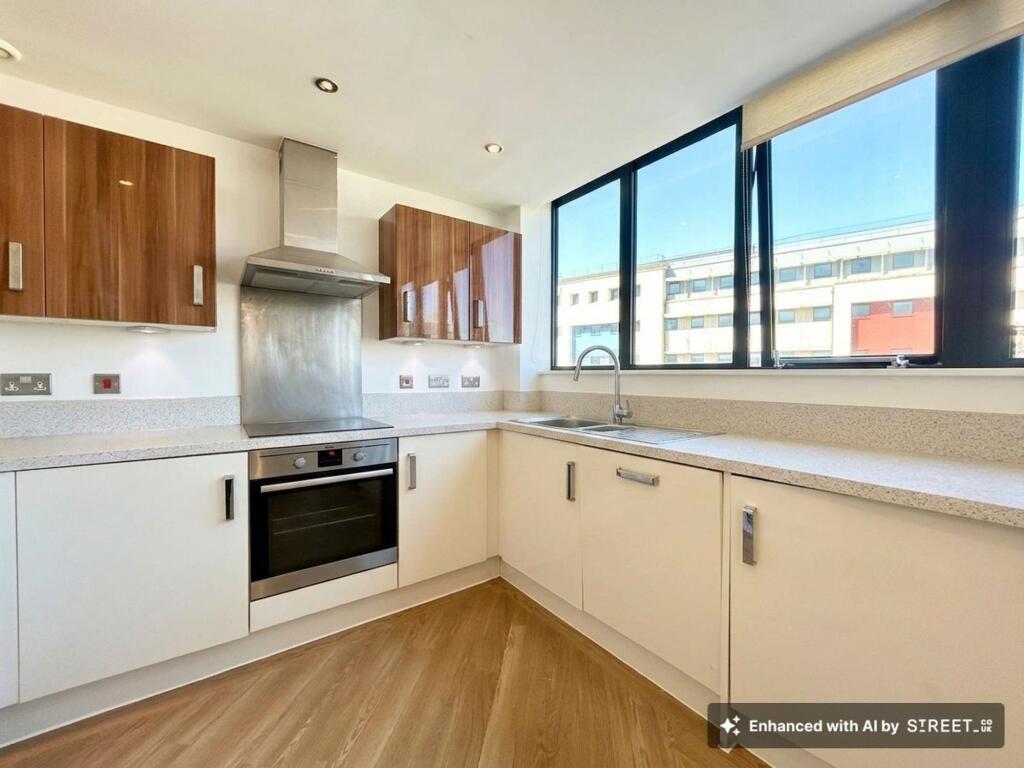 Apartment in Bristol, Canon's Marsh, Spike Island - View 5