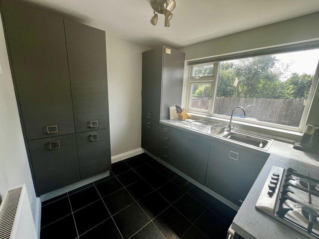 Apartment in Epping Forest, Buckhurst Hill - View 2
