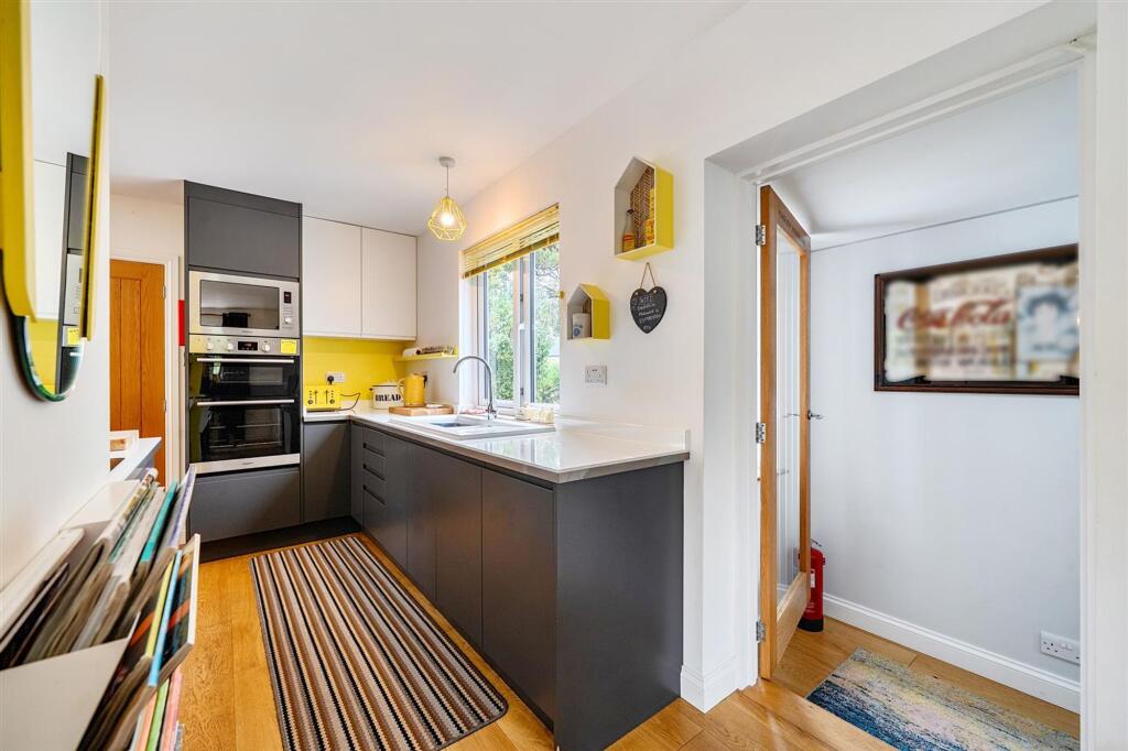 House in Llandrindod Wells - More