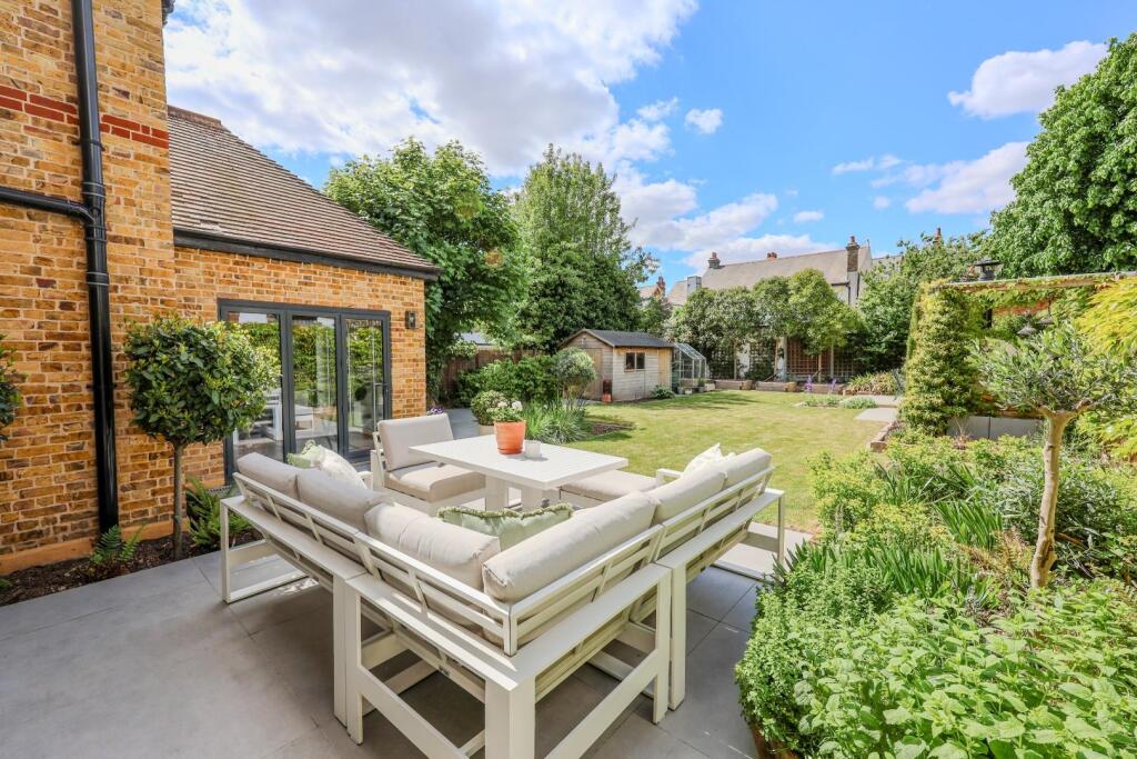 House in Southend-on-Sea, Essex - View 2