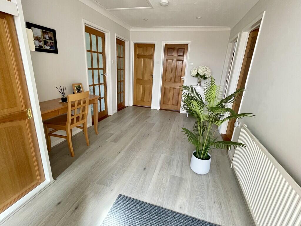Lewesdon Drive, Broadstone photo 5