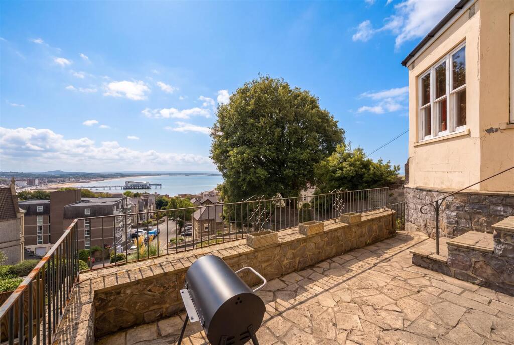 Apartment in Bristol - View 3