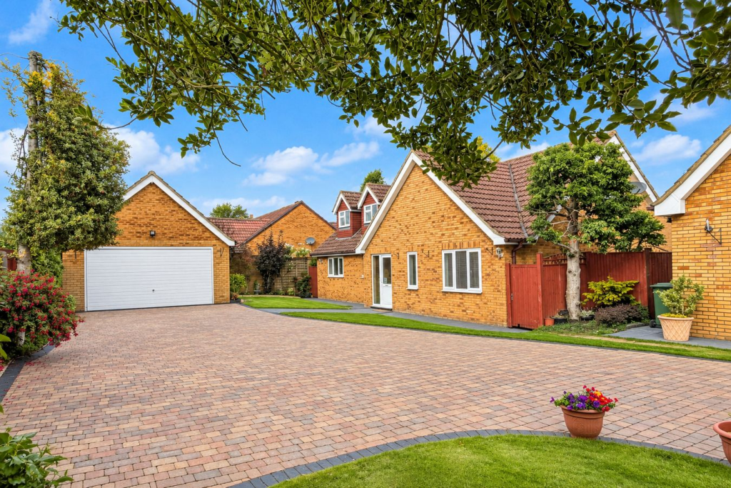 5-bed detached on Baldock Road, Stotfold, Hitchin, SG5, £725,000