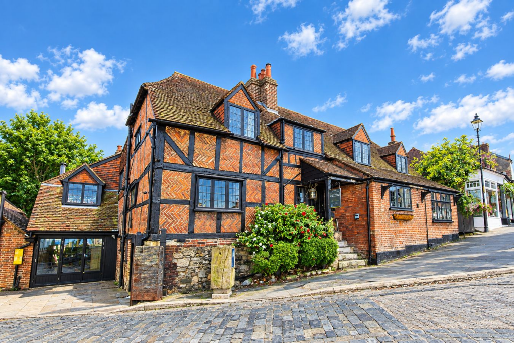 Main image of property: The Square, Hamble, SOUTHAMPTON, SO31