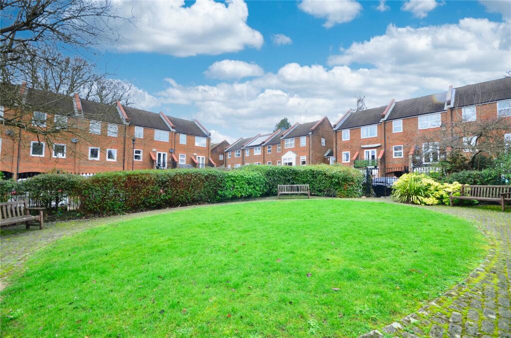 Manning Close, East Grinstead, West Sussex, RH19 - View 4
