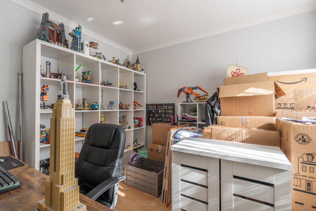 House in East Hampshire, Mount Pleasant, Alton - More