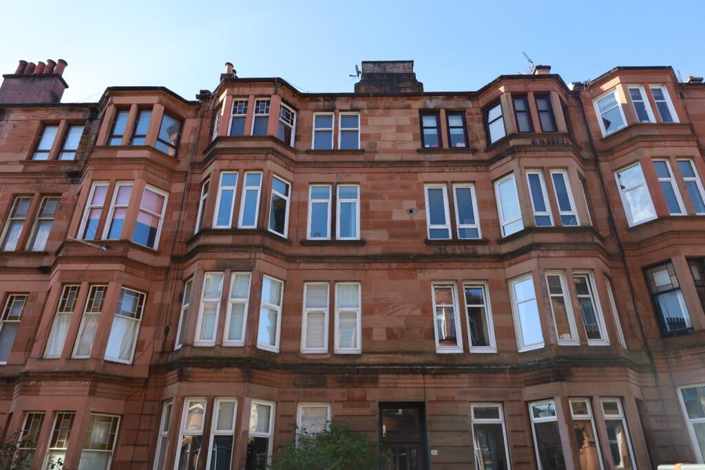 Main image of property: Flat 3/2, 30 Mount Stuart Street, Glasgow, G41 3LZ
