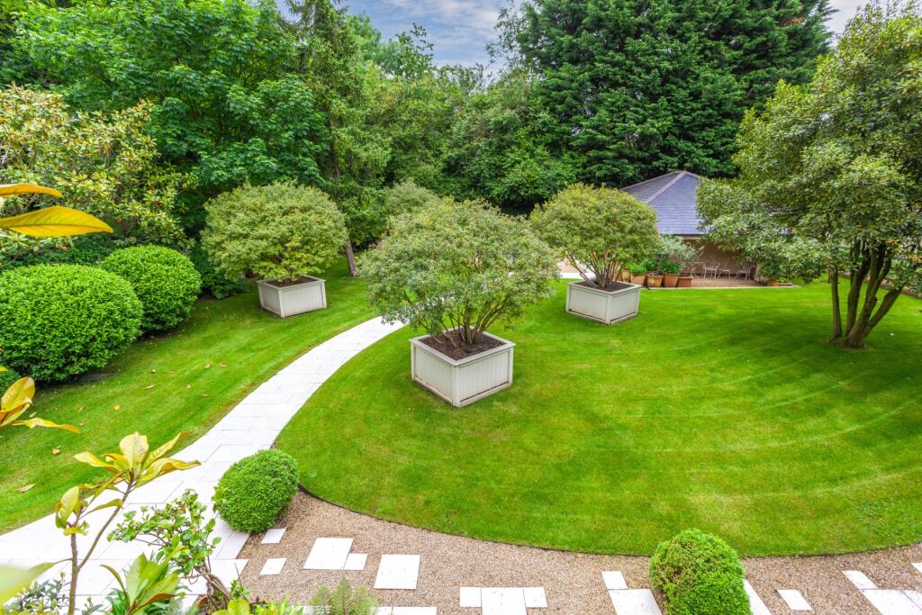 House in South Oxfordshire, Chinnor - View 2