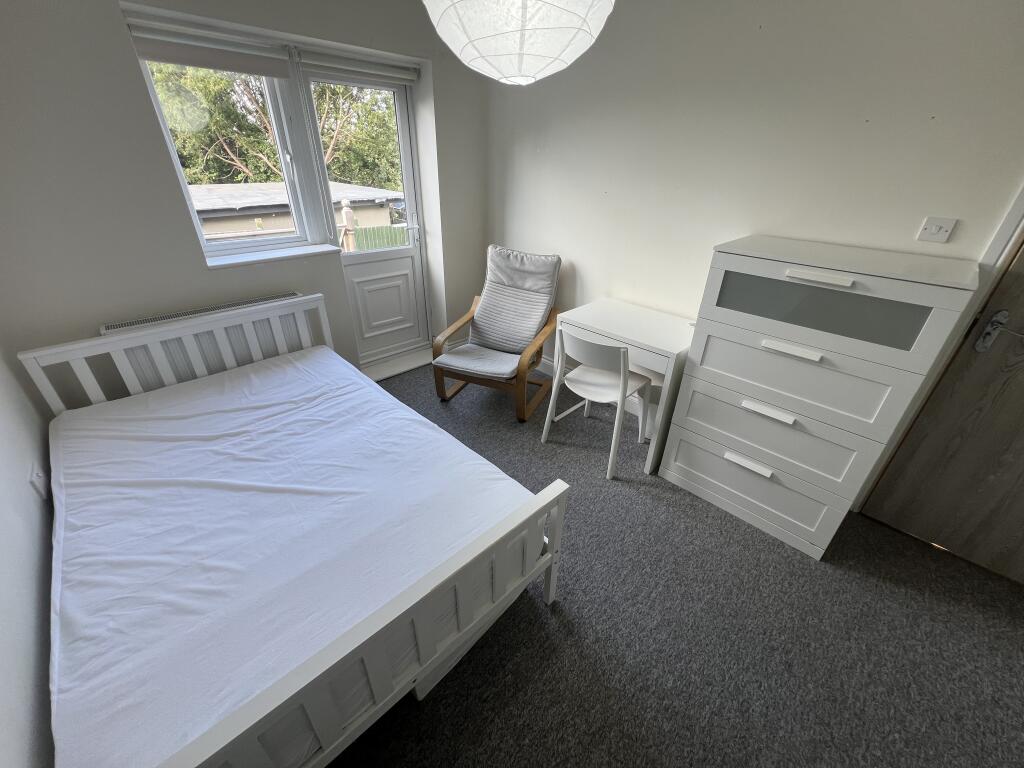 Main image of property: En-Suite Bedroom, Kingsholm Road, Southmead, Bristol