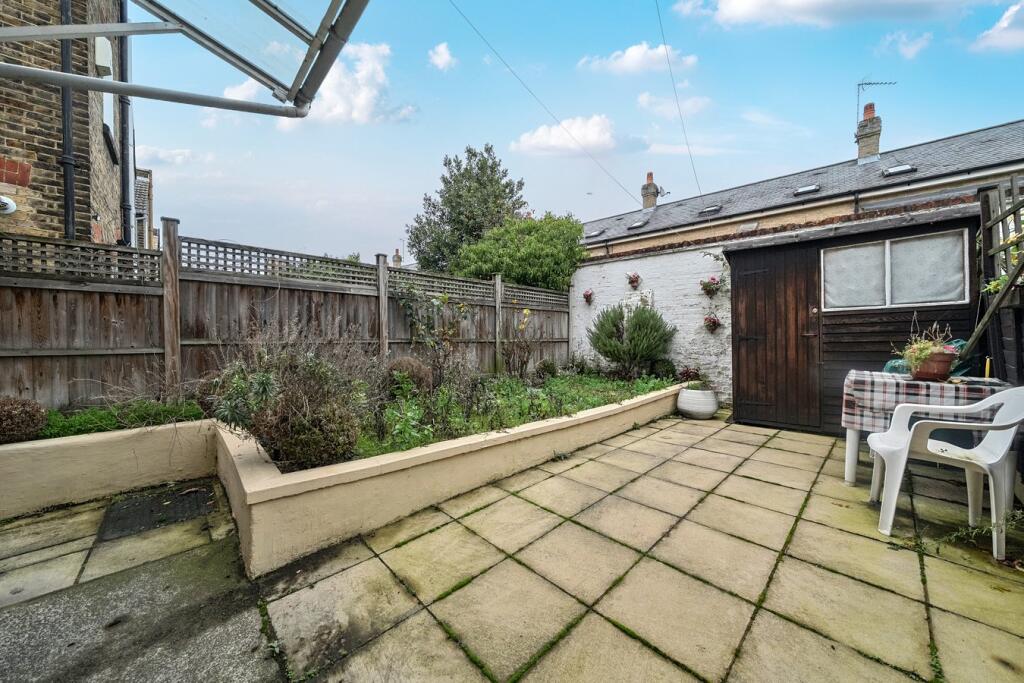 Chestnut Grove, Balham, SW12 photo 3