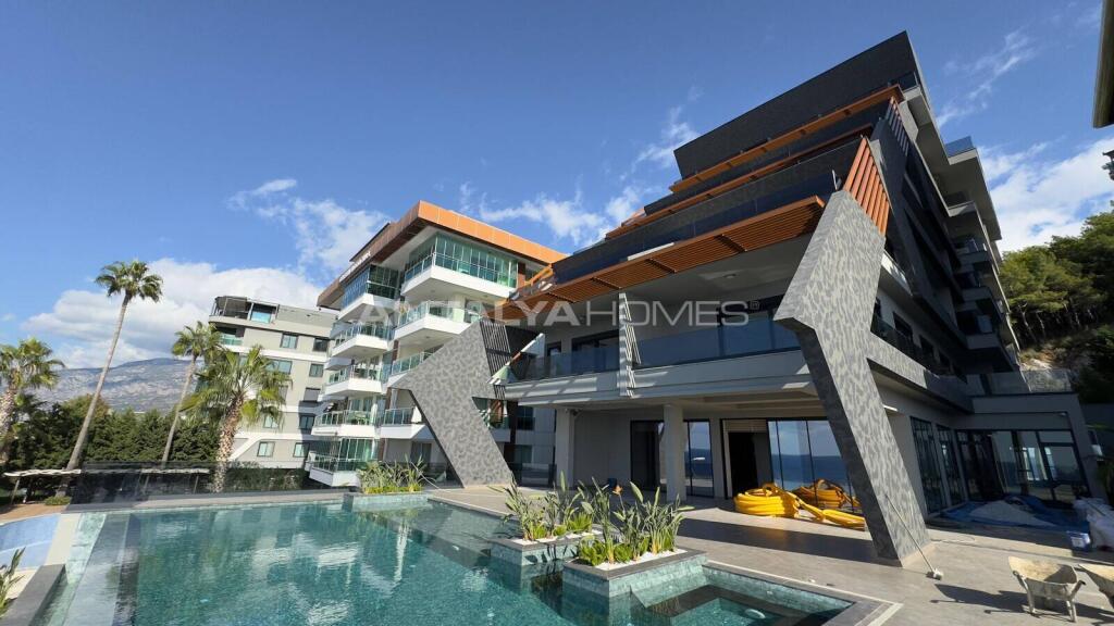 Main image of property: Antalya, Alanya, Kargicak